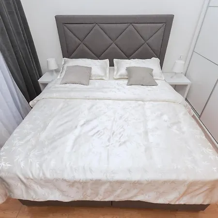 Tila Apartman *